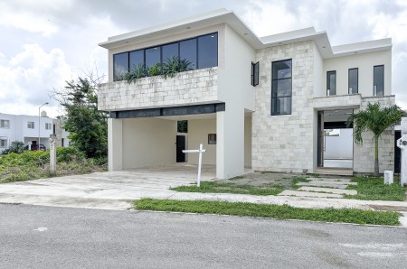 906-Casa-en-venta-de-4-habitaciones-con-alberca-en-Bosques-de-Conkal-norte-de-Merida (2).jpg